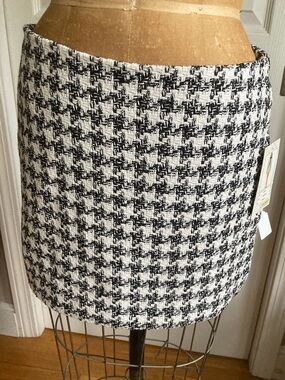 Ci Sono Black & White Houndstooth Mini Skirt
